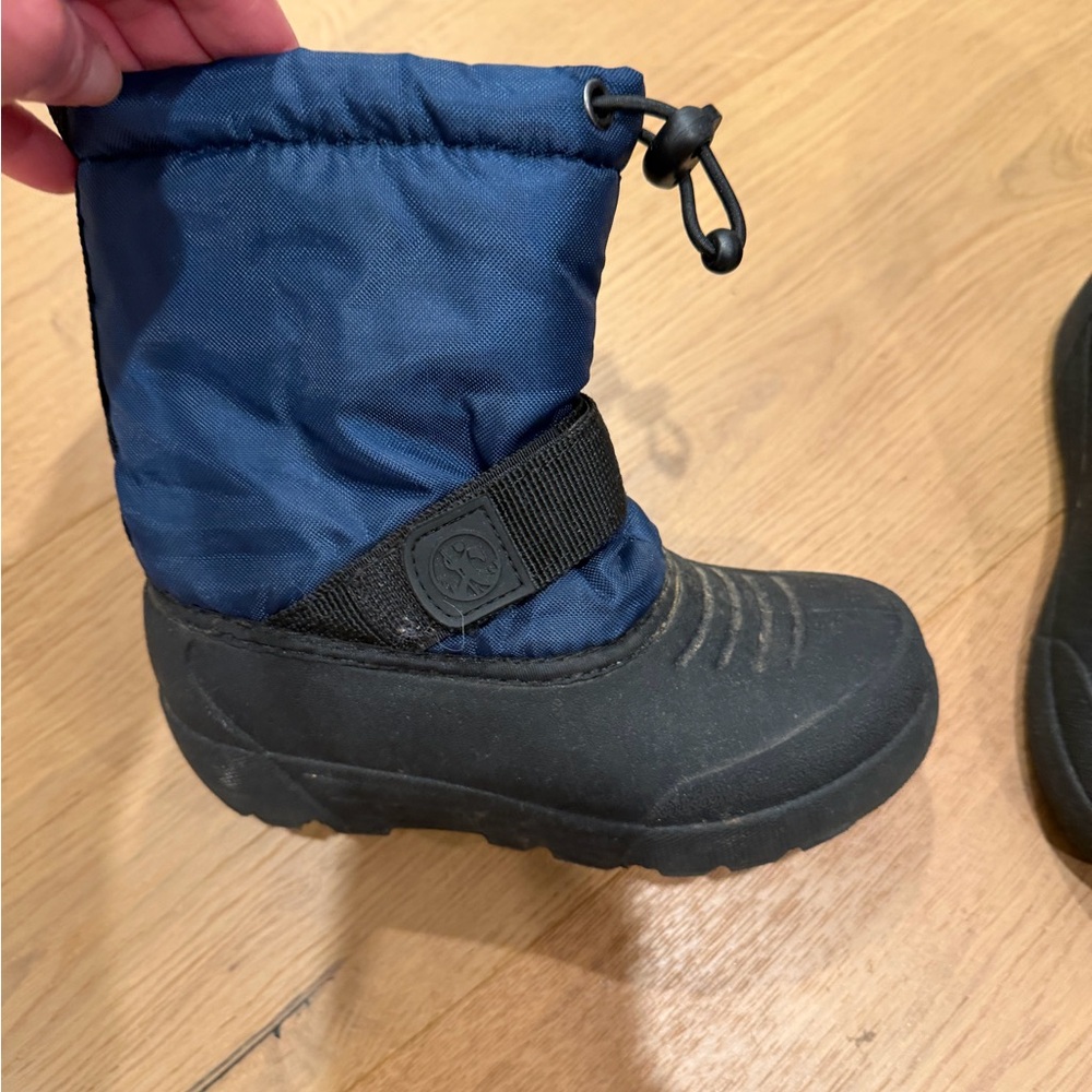 3M Thinsulate Blue and Black Kids Snow Boots